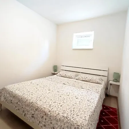 Mihael דירה אופטיה